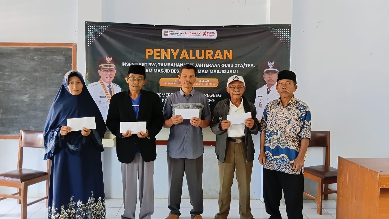 Penyaluran Insentif RT/RW dan...