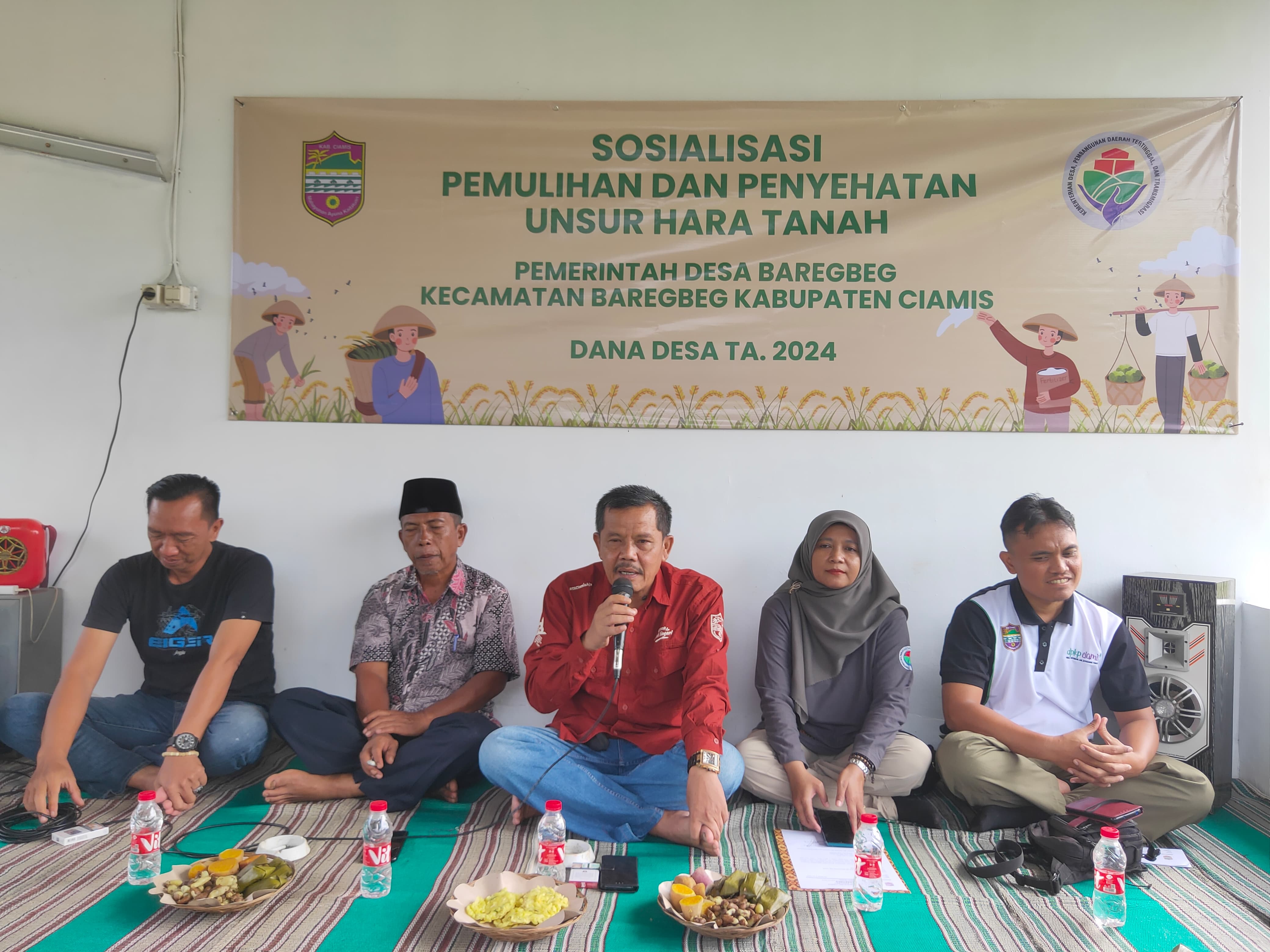 Tingkatkan Kompetensi Kelompok Tani: Pemdes Baregbeg Adakan Sosialisasi Pemulihan dan Penyehatan Unsur Hara Tanah